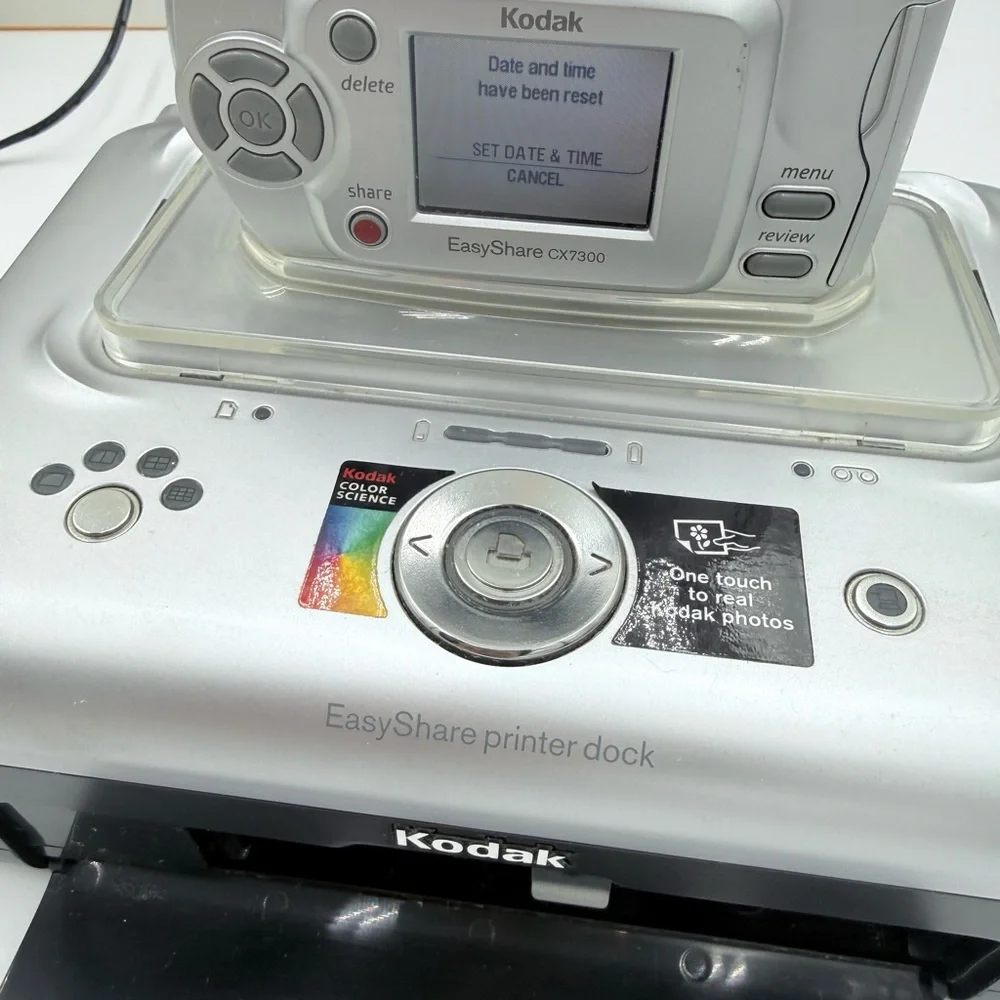 Kodak EasyShare CX7300 Digital Camera + Printer Dock Bundle READ